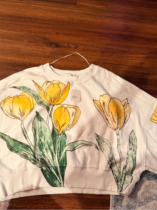 Free People Tops - Free People White Sweatshirt with Yellow Tulip Print